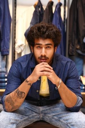 John Players PlayUnscripted, John Players Jeans, Washed Denim, Laser Print Denims, Mens Wear, Denims This Season, Denim Look, Mens Clothing, Mens Styling, Mens Style, Fashion Blogs India, Mens Fashion Blogs India, Fashion Stylists
