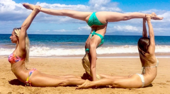 Ocean Yoga Bikini Girls 1024x571 1 Embracing Liberation and Wellness: The Benefits of Naked Yoga