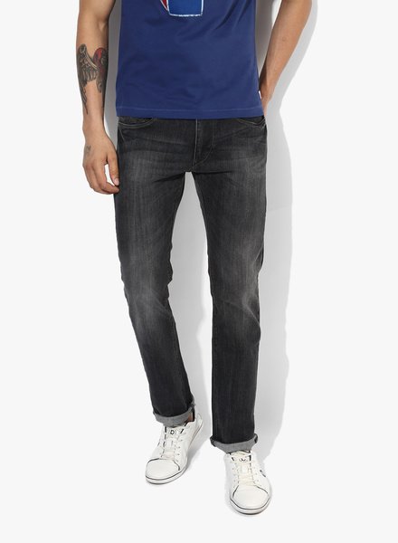 Best Jeans For Bodybuilders, Jeans For Muscular Guys, Best Denim Styles, Denims Men, Denims, MensWear, Mens Style Blog, Mens Fitness Blogs, Style Advice Men, Style Tips Men, Mens Styling