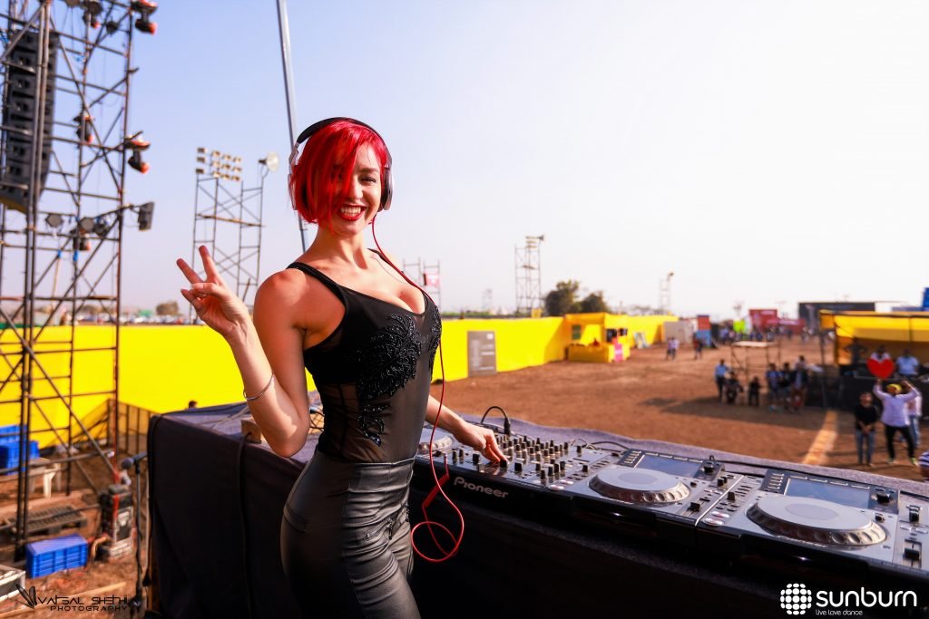 Olly Esse, Female DJs India, Hot Models India, Hot Models Pics India, Stylerug, Virat Kohli, Shah Rukh Khan, Best Djanes India, Best Female DJs, Mens Fashion Blog, Eye Candy, Best Models India