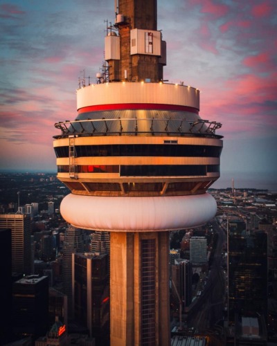 cn towr 10 Exciting Things to Do in Toronto Over the Weekend