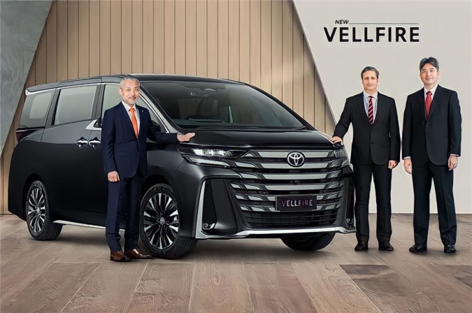 The Toyota Vellfire is a shining example of automotive performance and luxury, which surprises with its remarkable fuel efficiency.