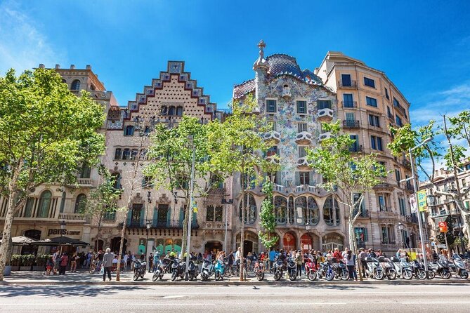 barcelona city pass, barcelona real madrid, barcelona tourist informationm, spain barcelona, day trips from barcelona, what to do in barcelona, things to do in barcelona, barcelona travel guide, barcelona, barcelona tourism 