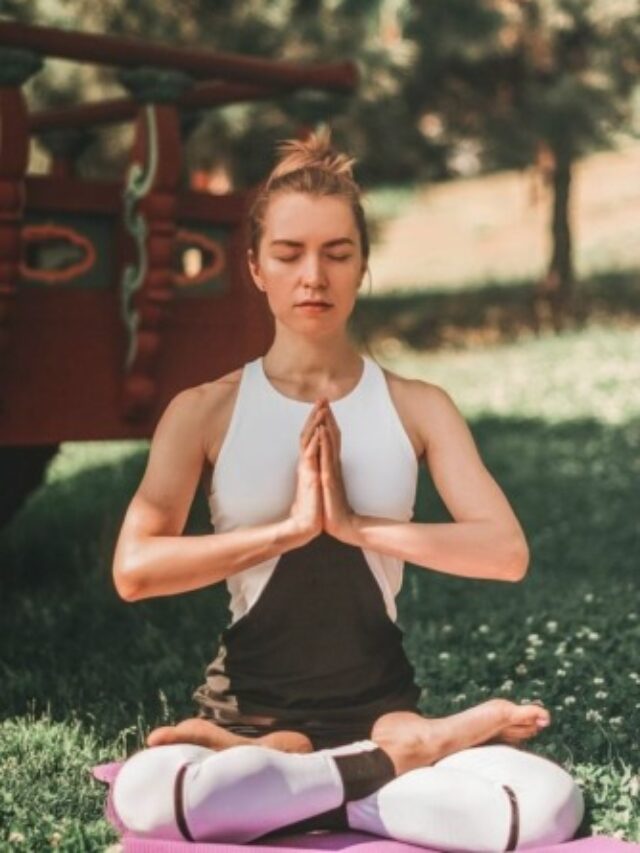10 Ways Yoga and Meditation Fights Depression